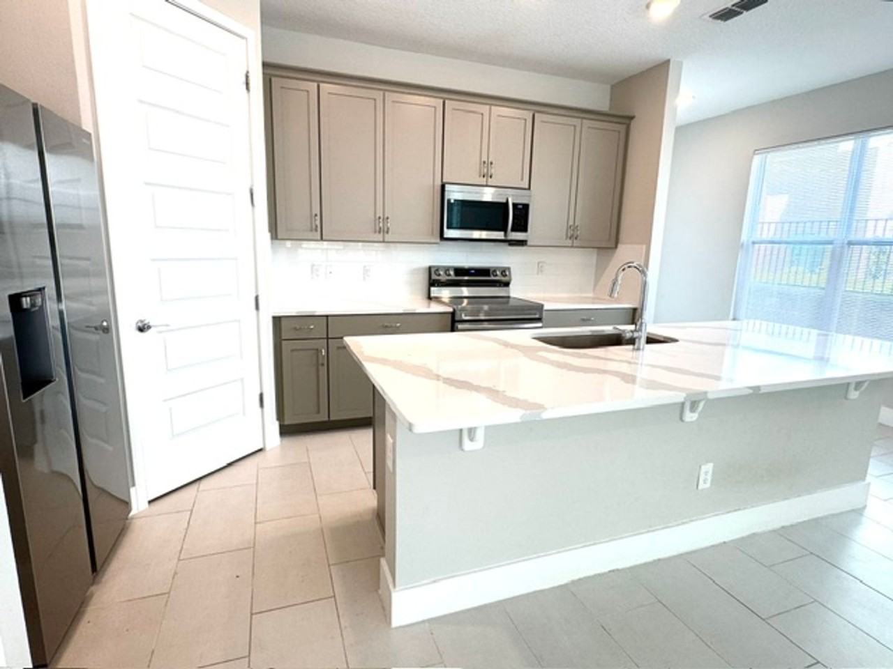 7825 Spectrum Dr - Photo 6 of 50