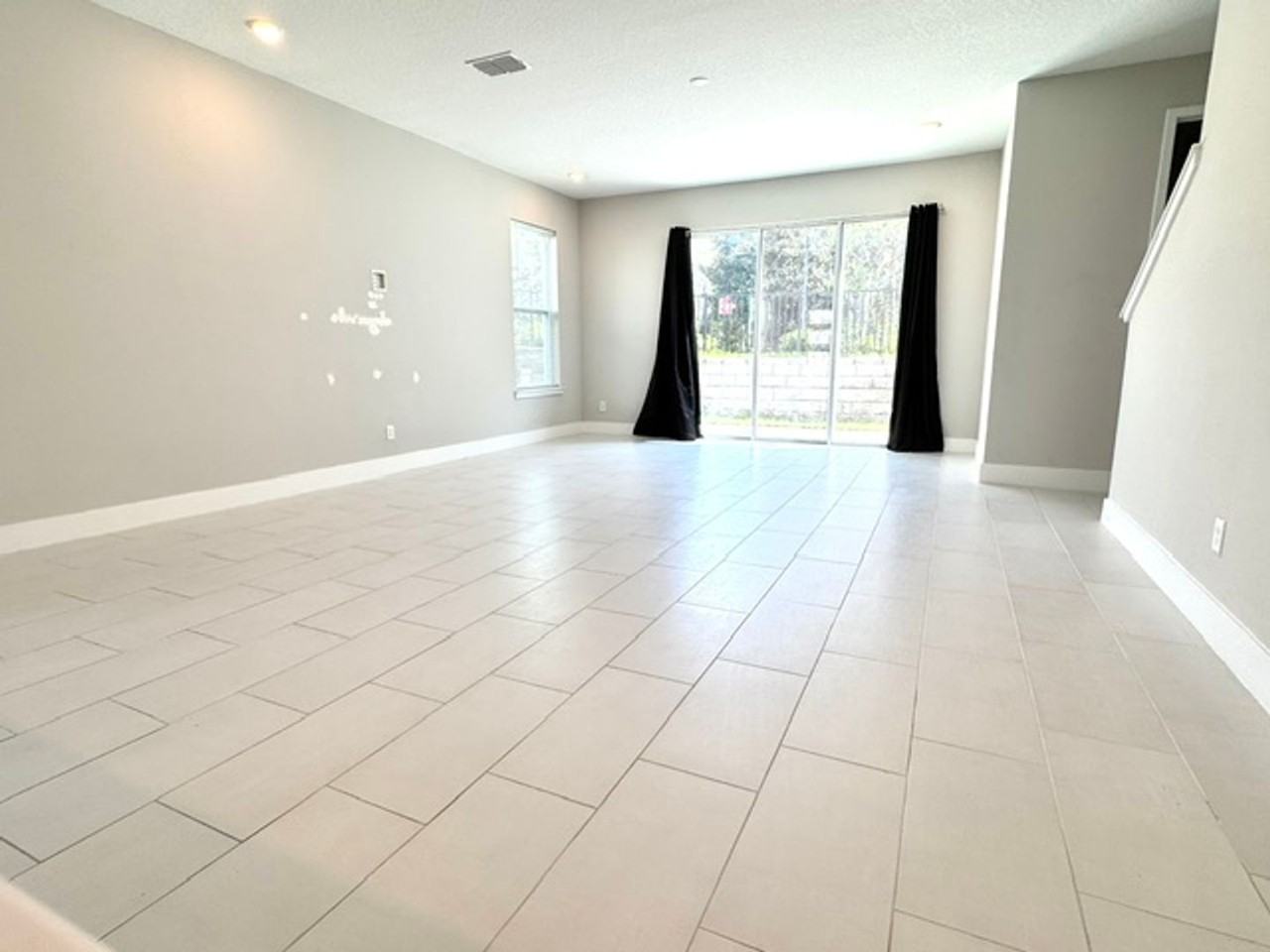 7825 Spectrum Dr - Photo 5 of 50