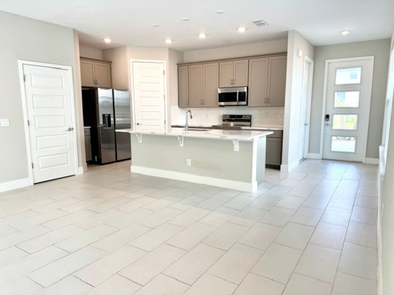 7825 Spectrum Dr - Photo 7 of 50