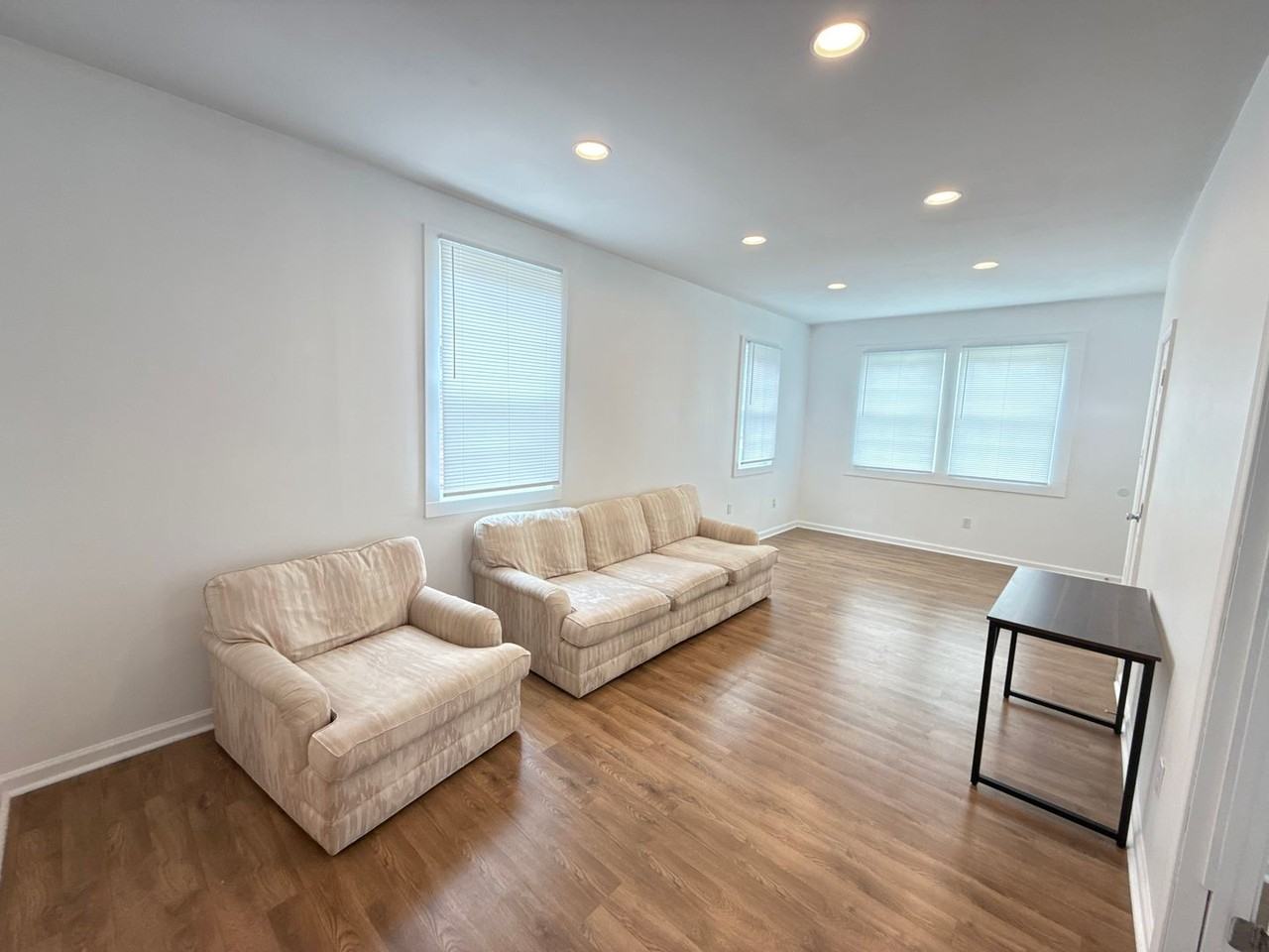 237 4th Ave - Photo 4 of 20