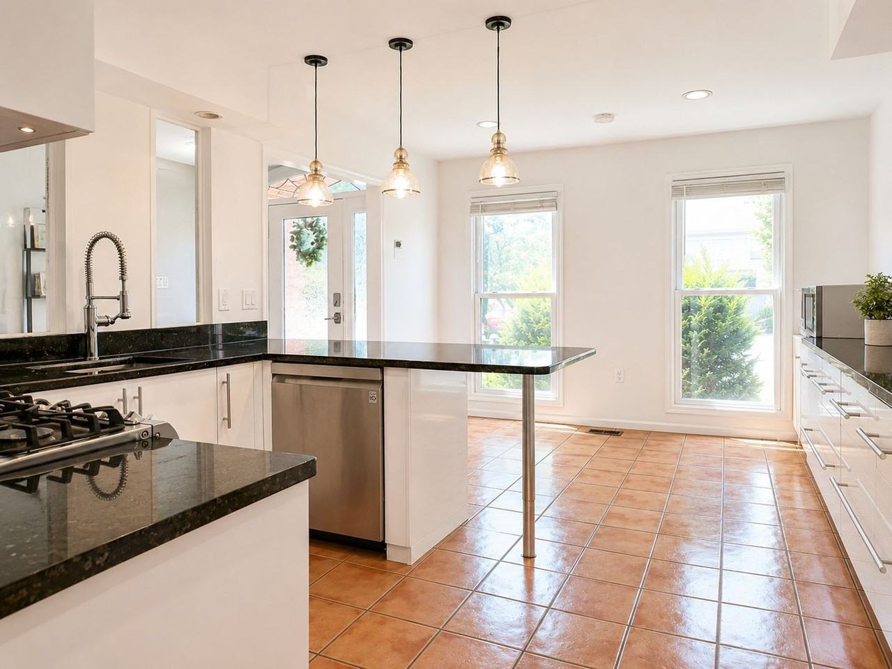 12117 Gatewater Dr - Photo 4 of 30