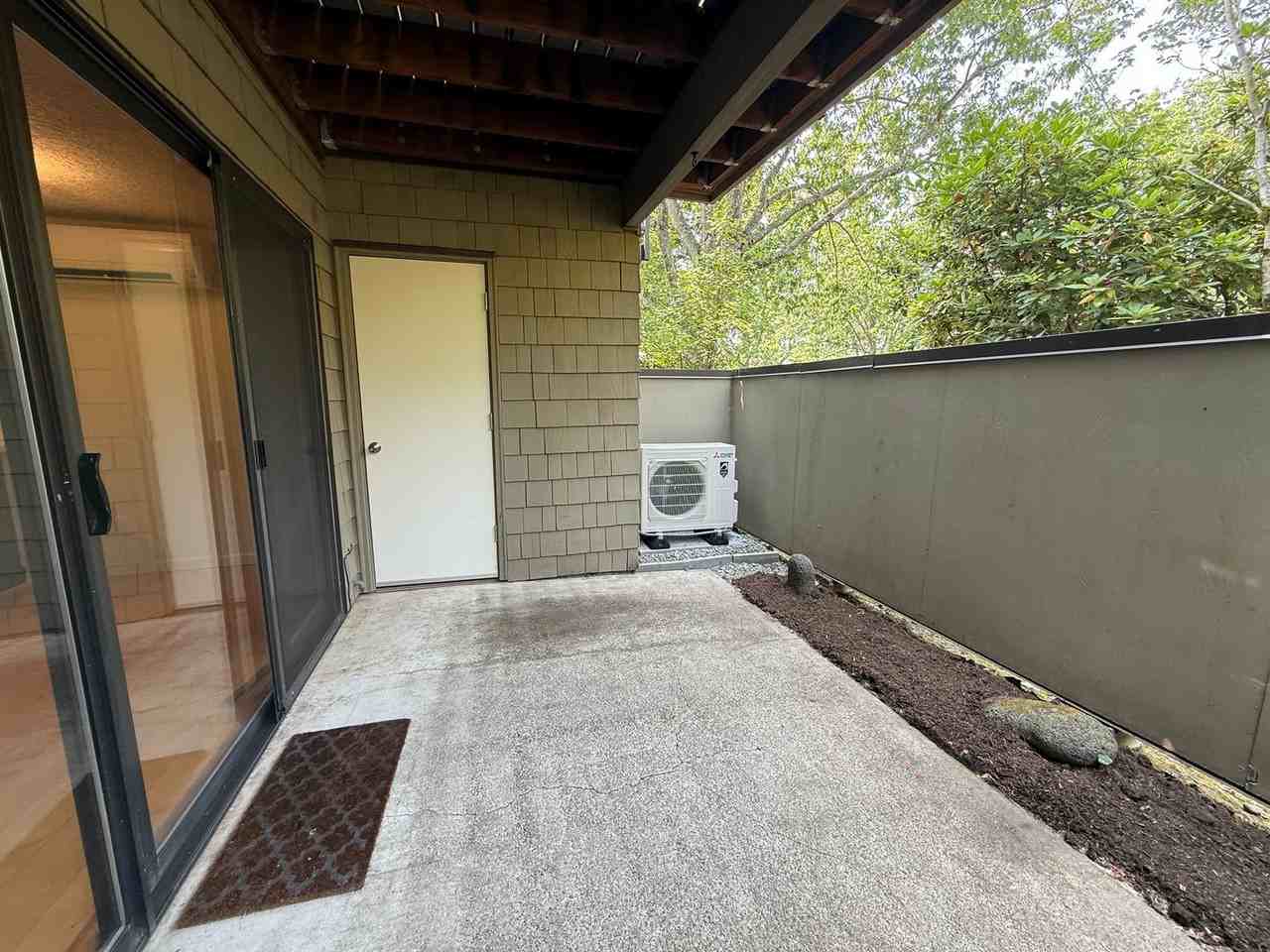 11 Crestfield Ct - Photo 3 of 14