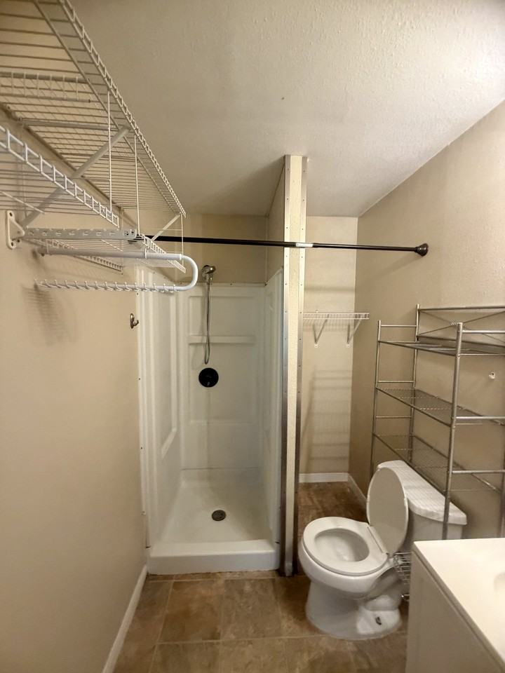 302 1/2 S Burleson St #1 - Photo 7 of 10
