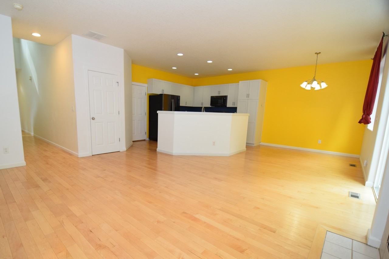 432 Ne 57th Ave #1 - Photo 5 of 36