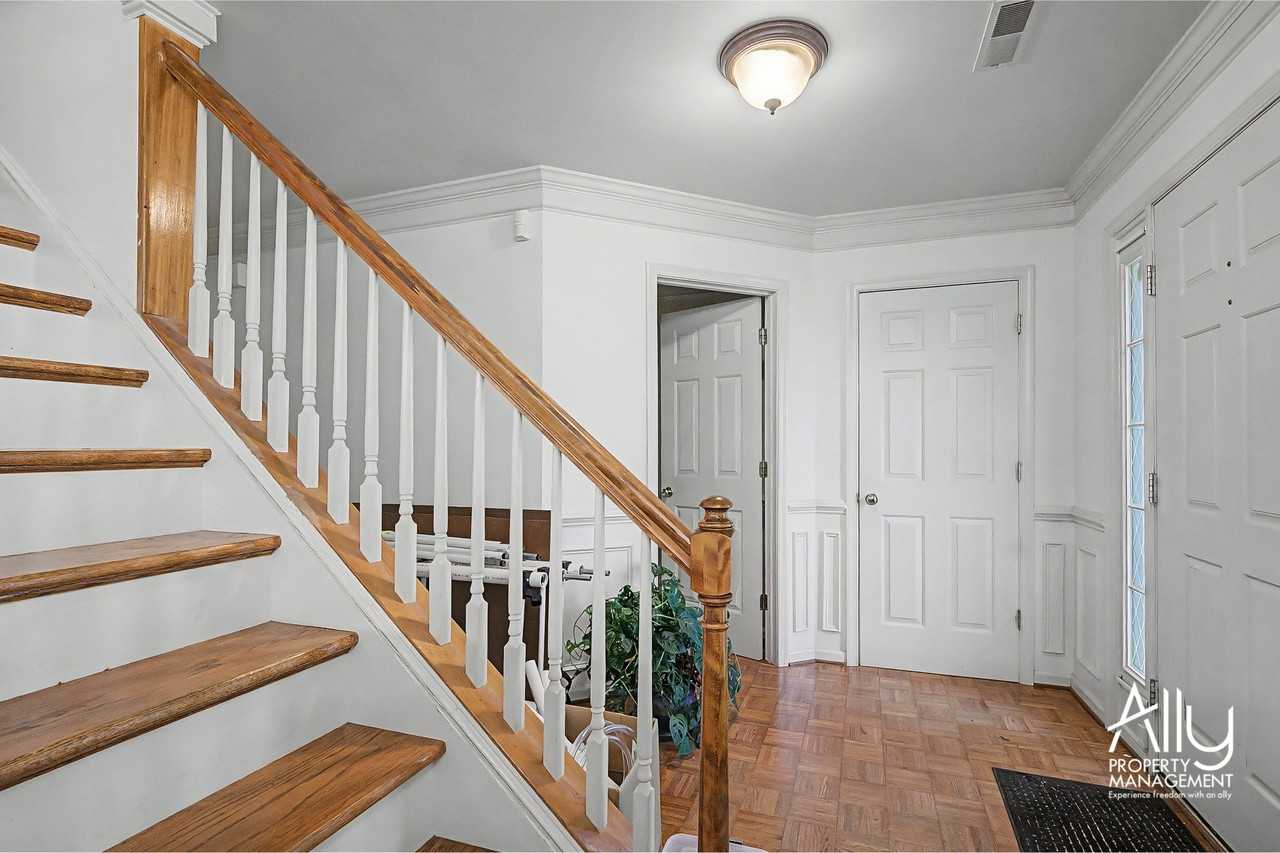 1718 Alder Rd #1 - Photo 5 of 35