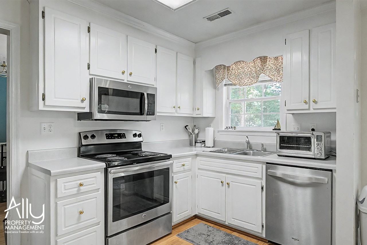 1718 Alder Rd #1 - Photo 6 of 35