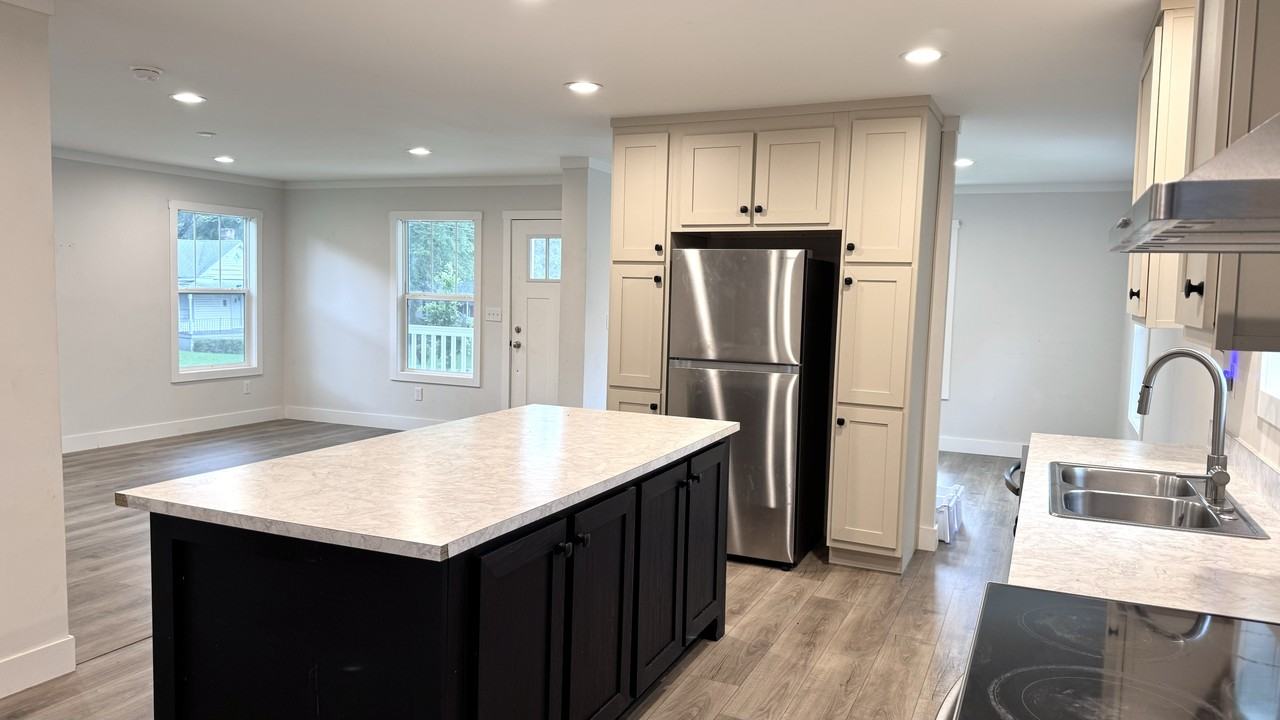209 King St #1 - Photo 3 of 11