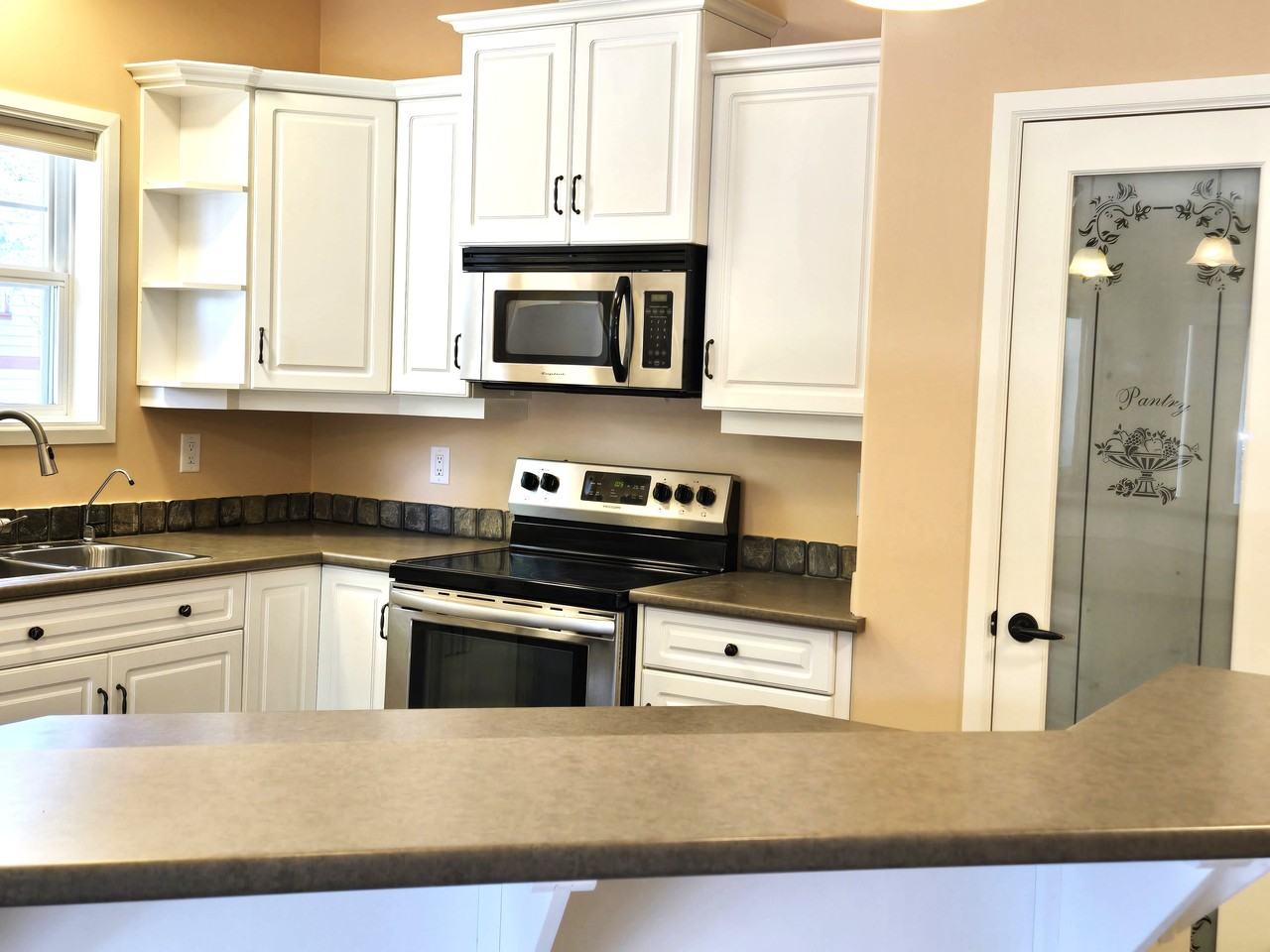 550 Lorne Street #104 - Photo 7 of 20