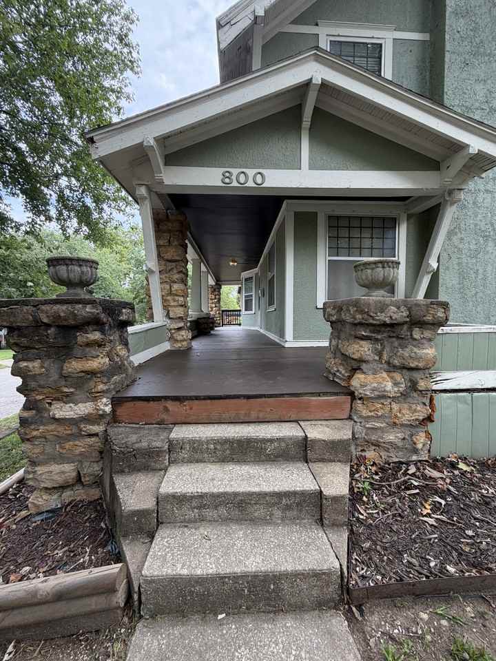 800 E 41st St #1 - Photo 6 of 47