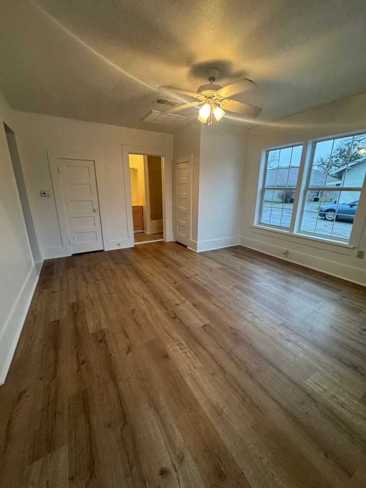 467 N Paddock St #1 - Photo 2 of 17