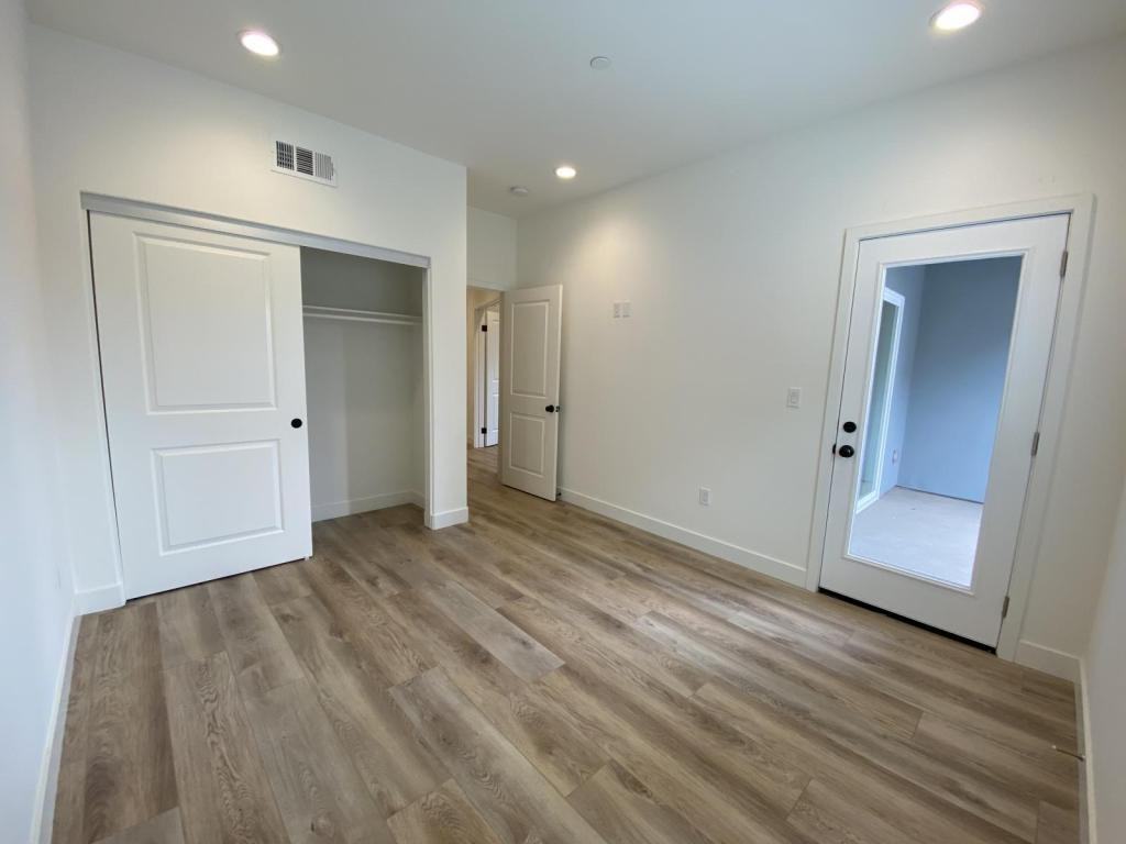 8081 Lampson Ave - Photo 3 of 12