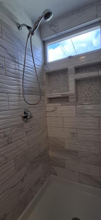 17 Middleboro Rd - Photo 5 of 24