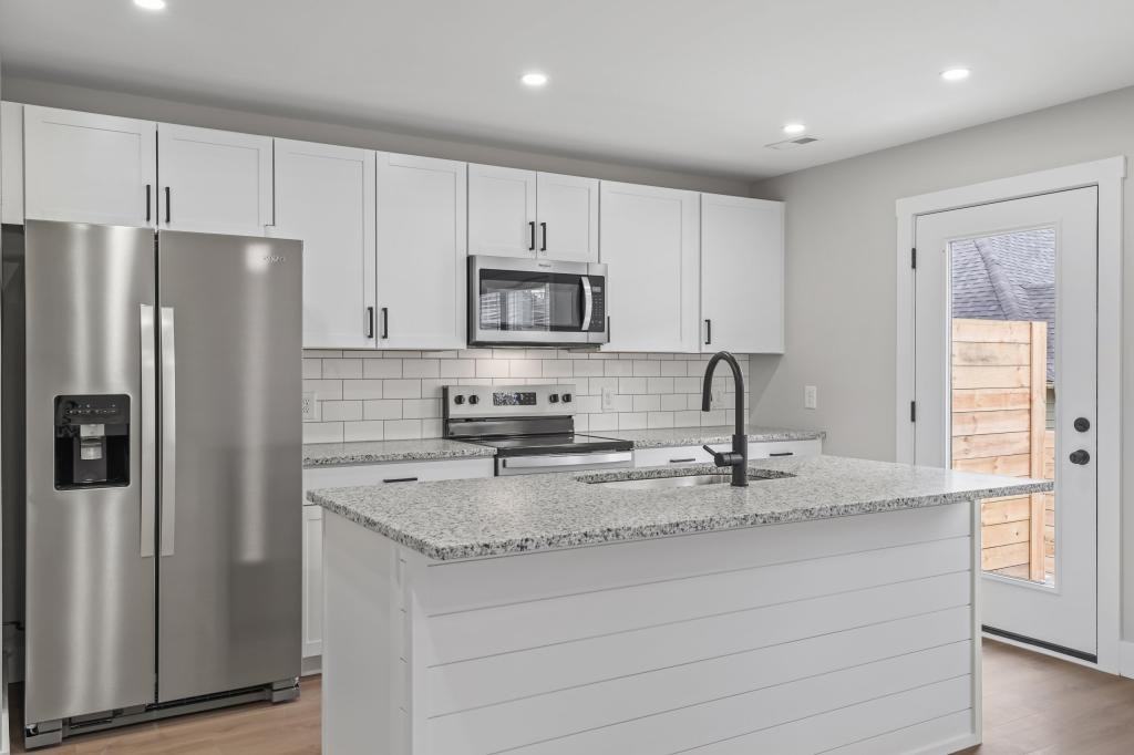 126 Shipman Dr - Photo 4 of 19