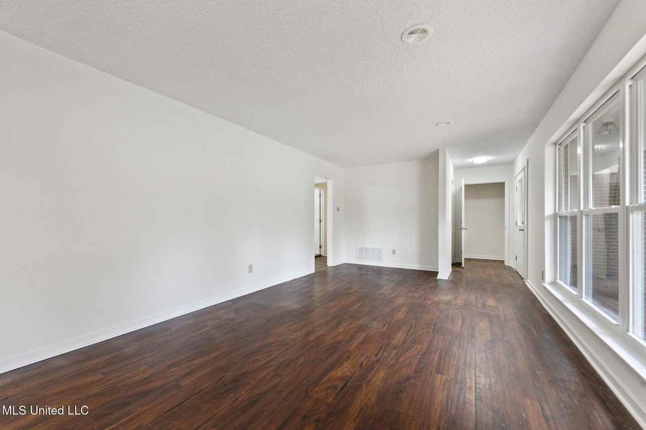 6104 Gruich Cir - Photo 6 of 28