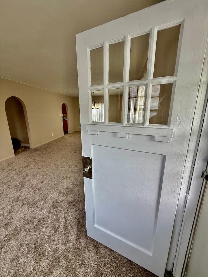 216 18th St - Photo 2 of 14