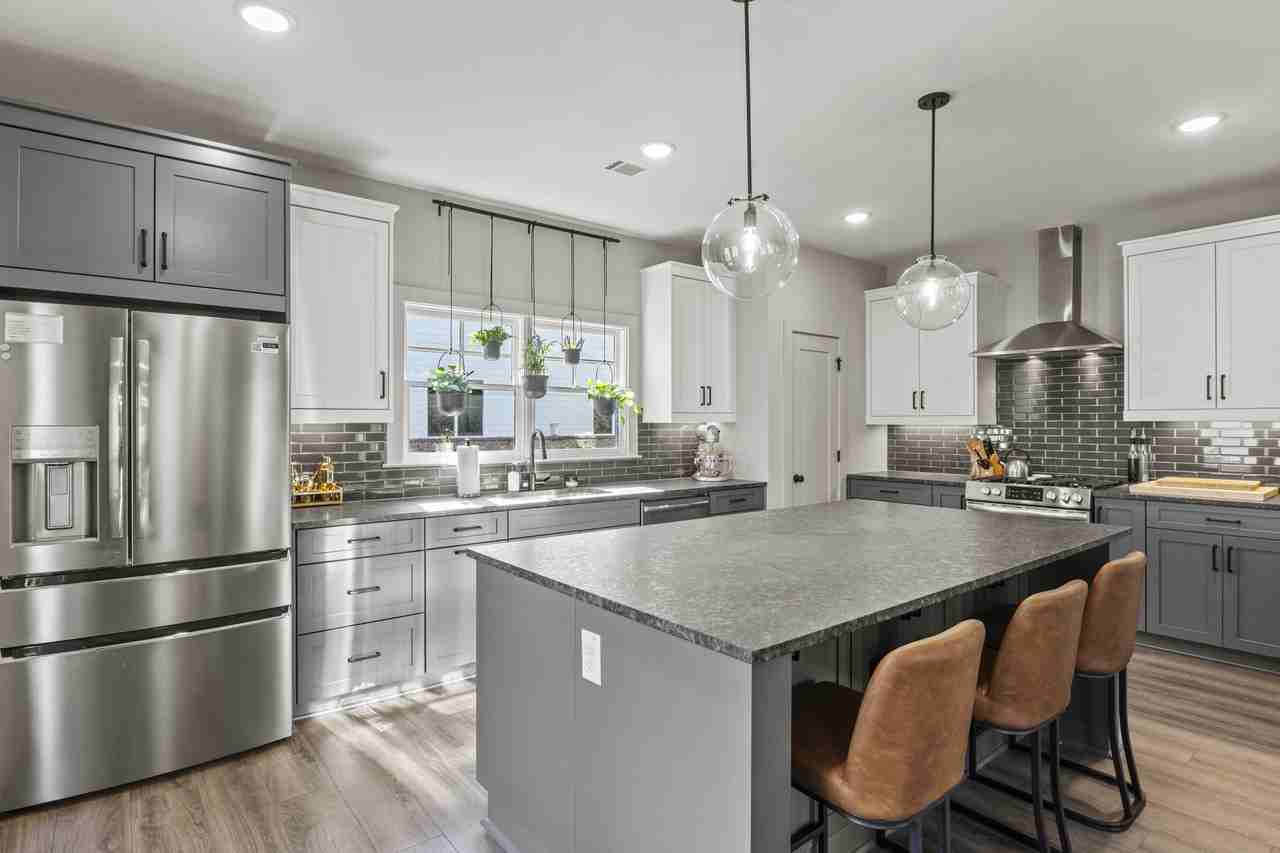 3332 Stillwood Ln - Photo 3 of 19