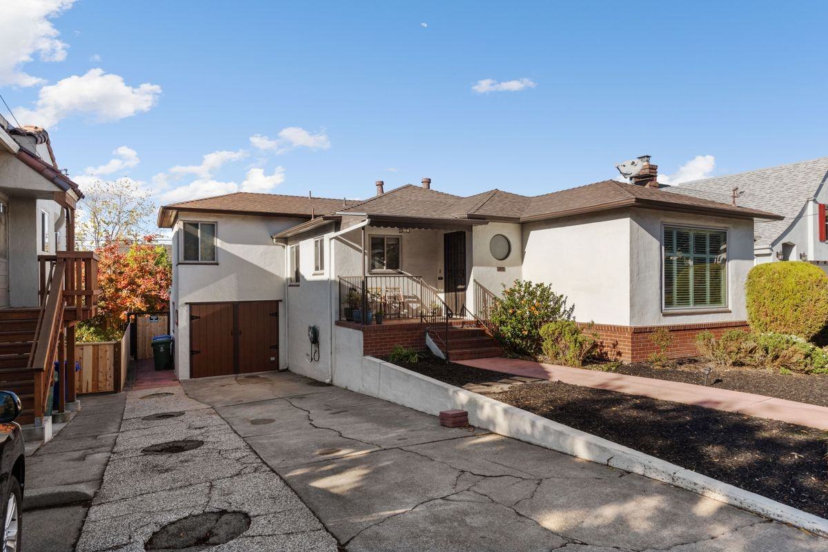 453 Dimm St - Photo 2 of 25