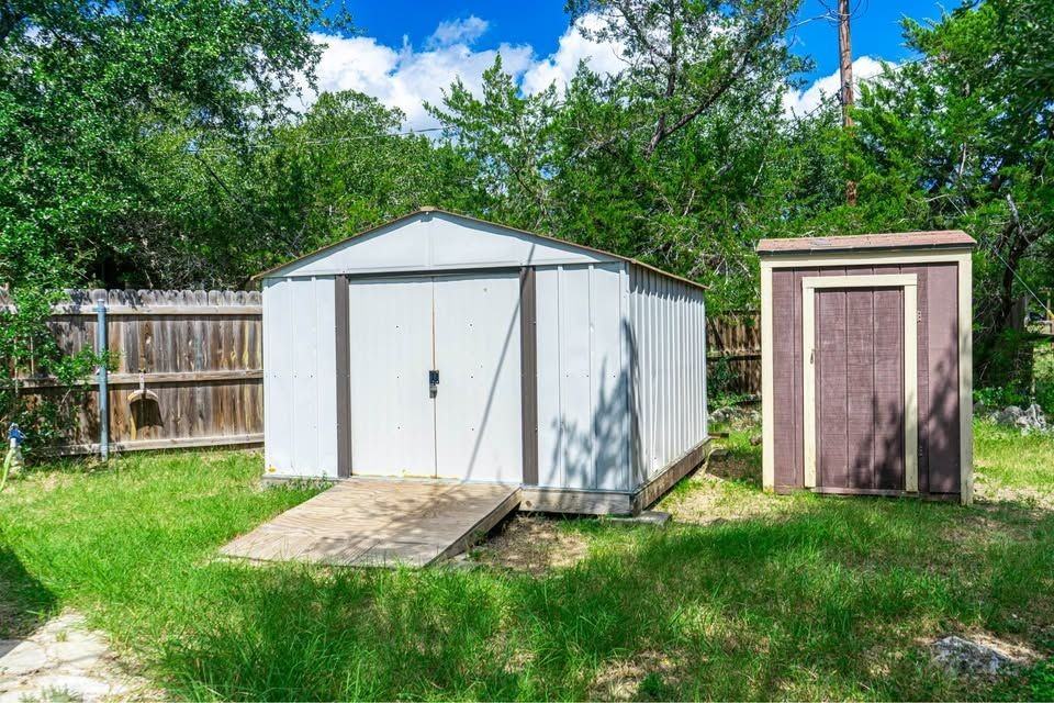 381 Timberline Trl - Photo 3 of 16
