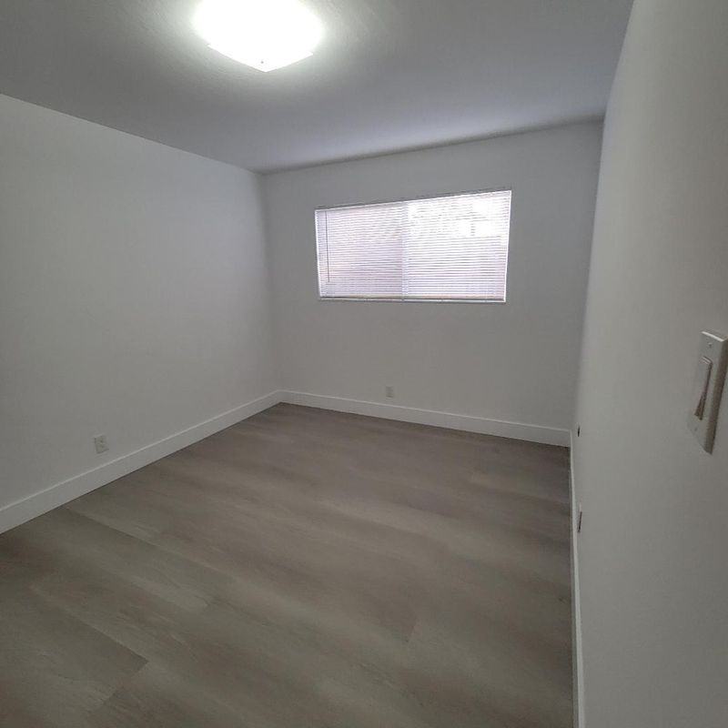 5918 Avila St - Photo 4 of 6