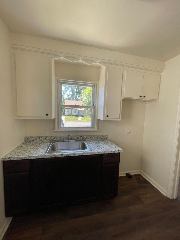 20495 Mendota St - Photo 4 of 14