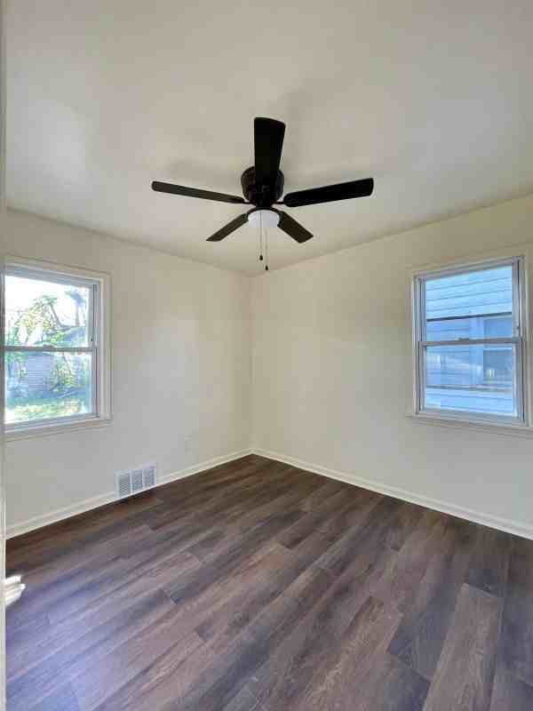 20495 Mendota St - Photo 5 of 14