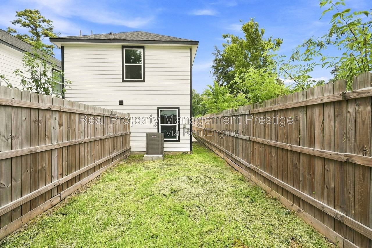 8216 Richland Dr #B - Photo 2 of 10