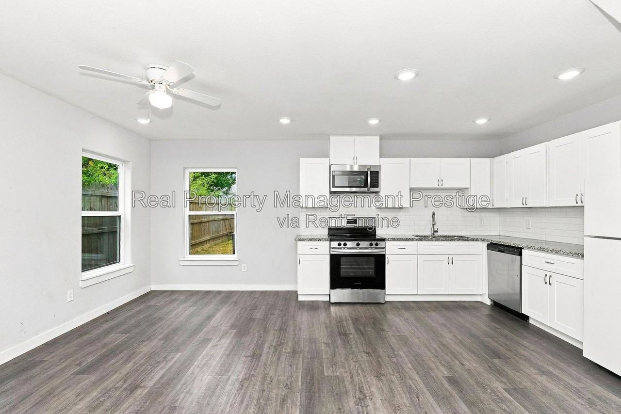 8216 Richland Dr #B - Photo 4 of 10