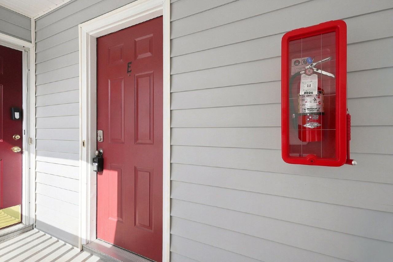 129 W Victoria Ct #E - Photo 4 of 16