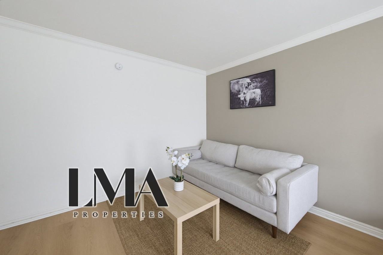 136 S Roxbury Dr #3 - Photo 6 of 16