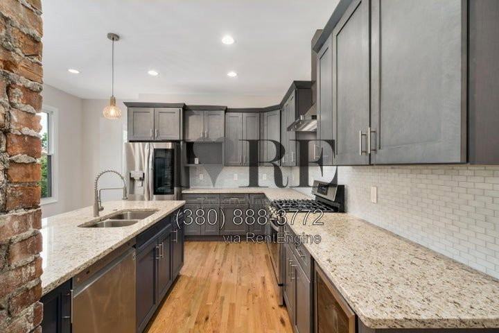 148 N Monroe Ave - Photo 6 of 34