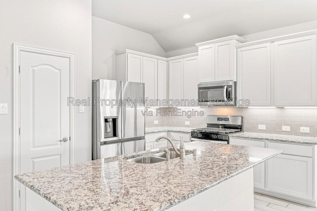 13322 Sea Breeze Dr - Photo 7 of 16