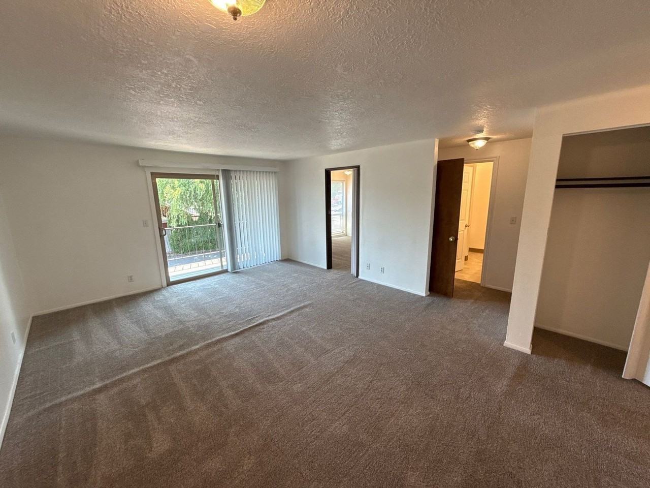 1864 Liberty St Ne - Photo 3 of 11