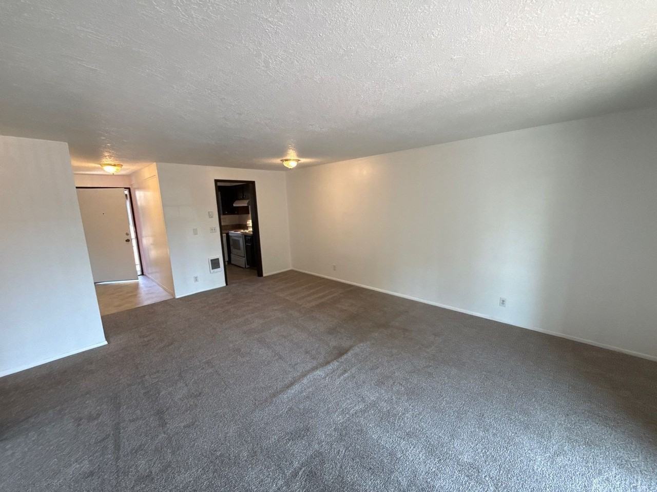 1864 Liberty St Ne - Photo 5 of 11