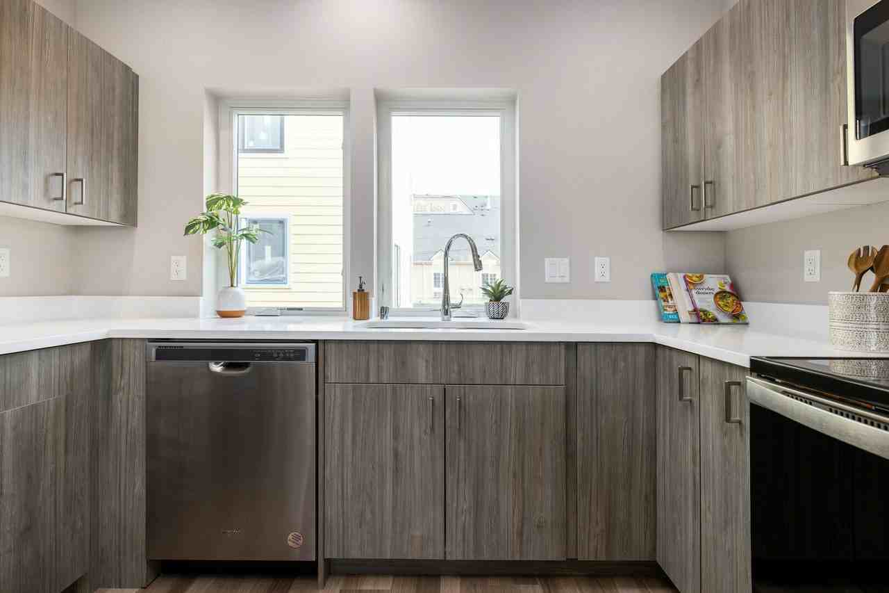 914 21st St #914 - Photo 5 of 42