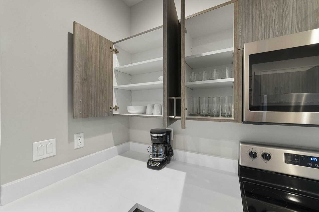 914 21st St #914 - Photo 6 of 42