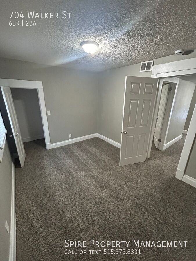 704 Walker St - Photo 2 of 13