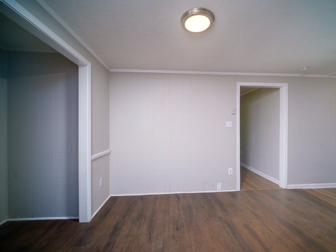 2017 Redwood Cir - Photo 2 of 43