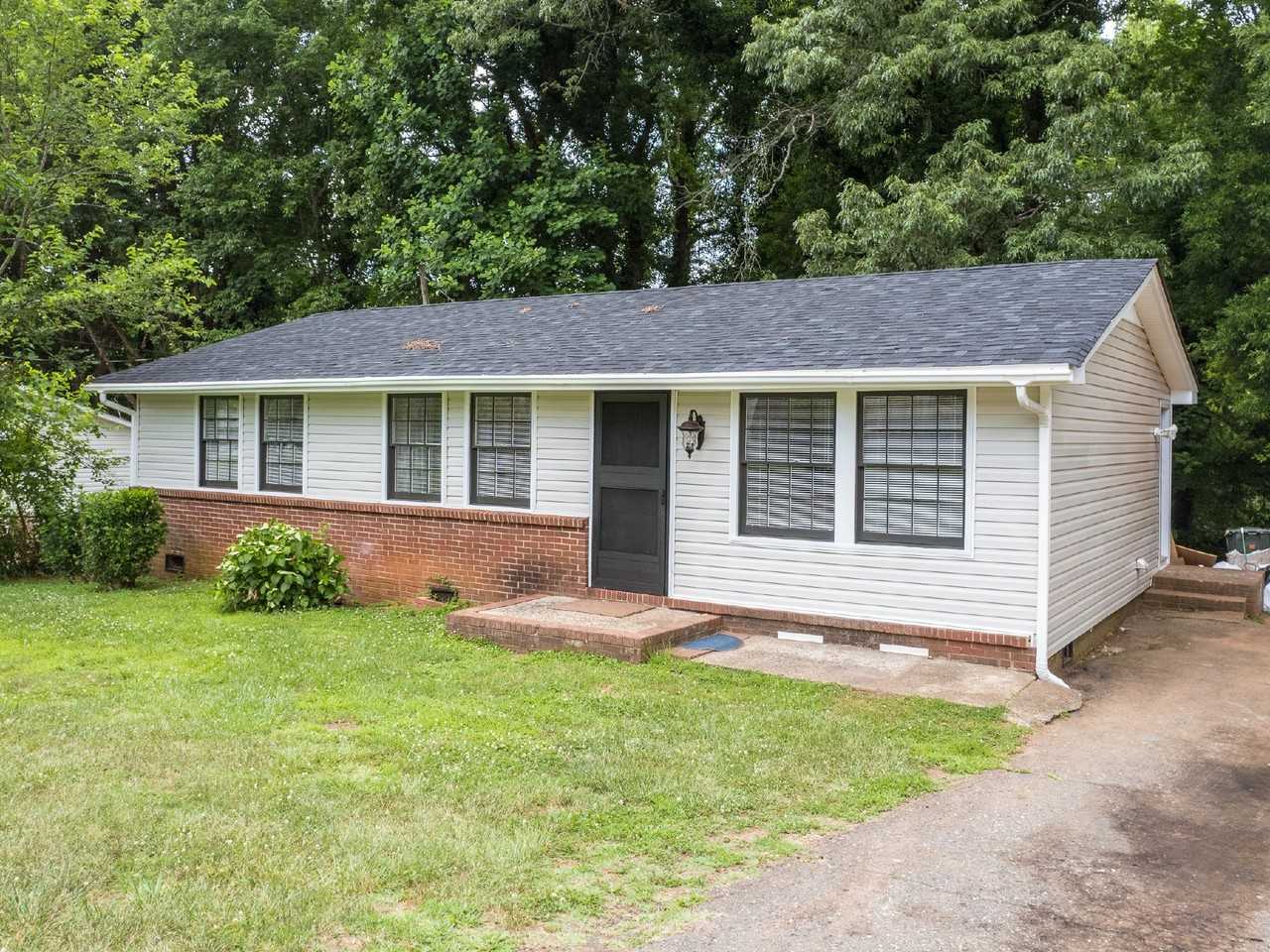 2017 Redwood Cir - Photo 4 of 43