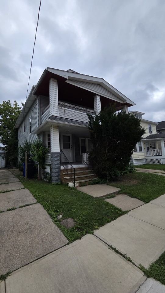 3431 W 91st St - Photo 5 of 9