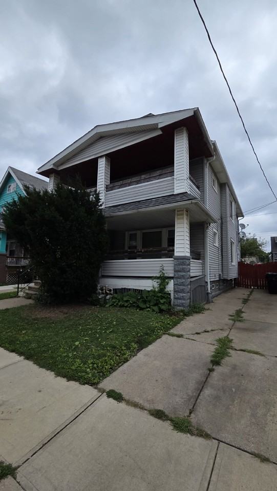 3431 W 91st St - Photo 6 of 9