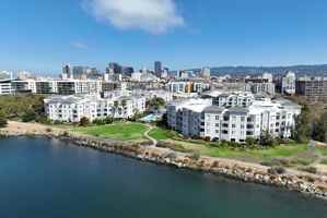 featured image of 101 Embarcadero W