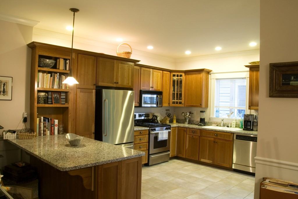 366 E St - Photo 3 of 15