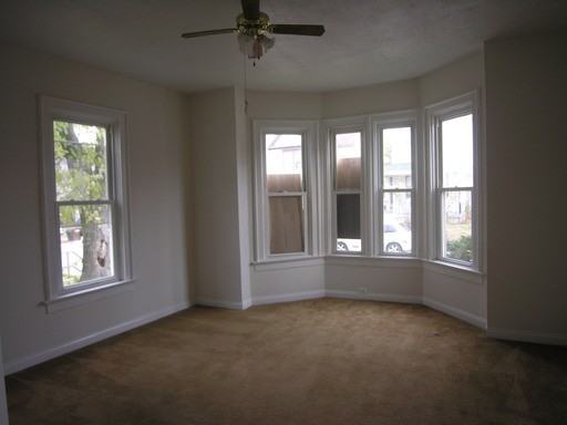 503 Oak St - Photo 3 of 12