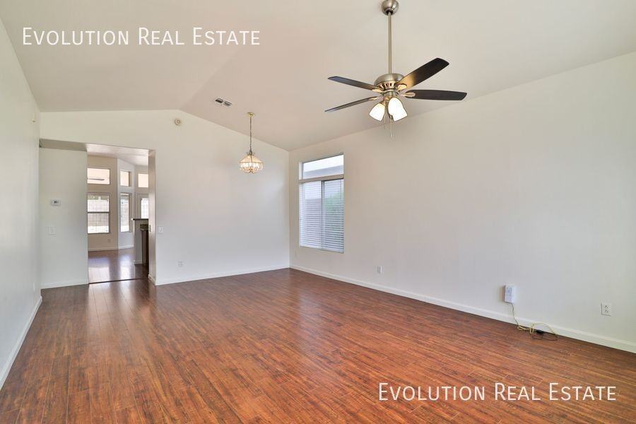 3226 E Sequoia Dr - Photo 4 of 34