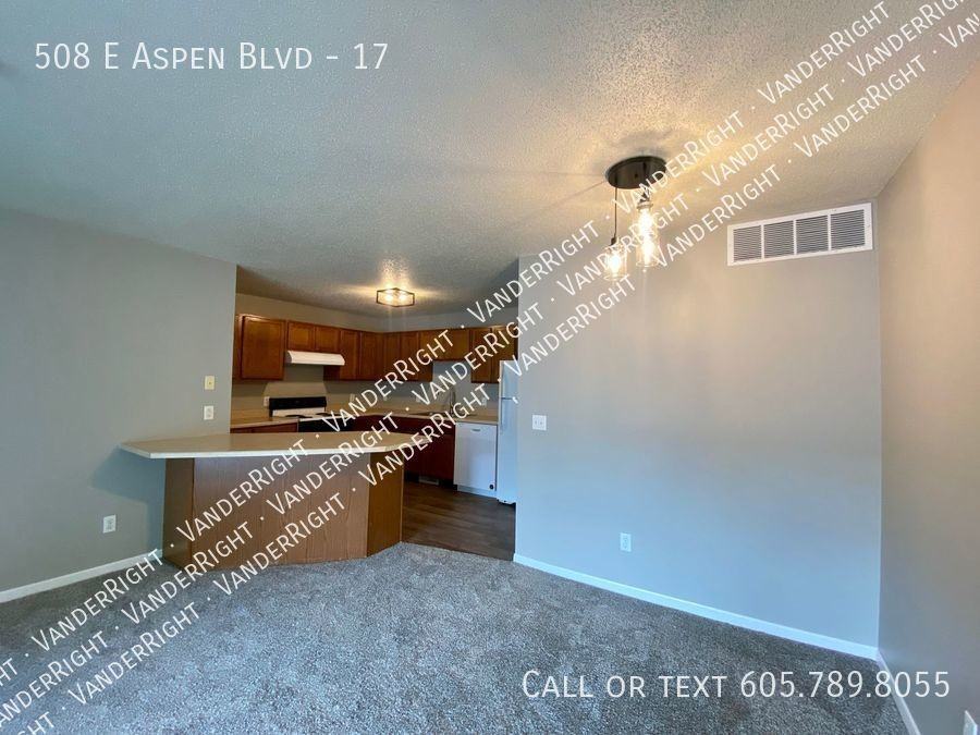 508 E Aspen Blvd #17 - Photo 2 of 9