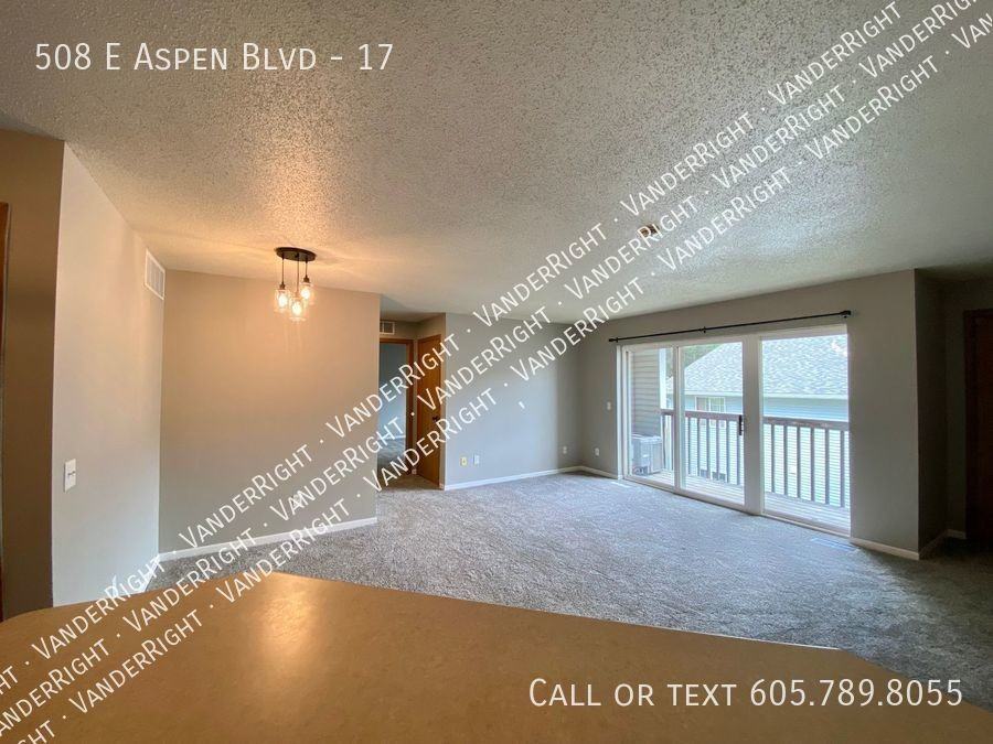 508 E Aspen Blvd #17 - Photo 3 of 9