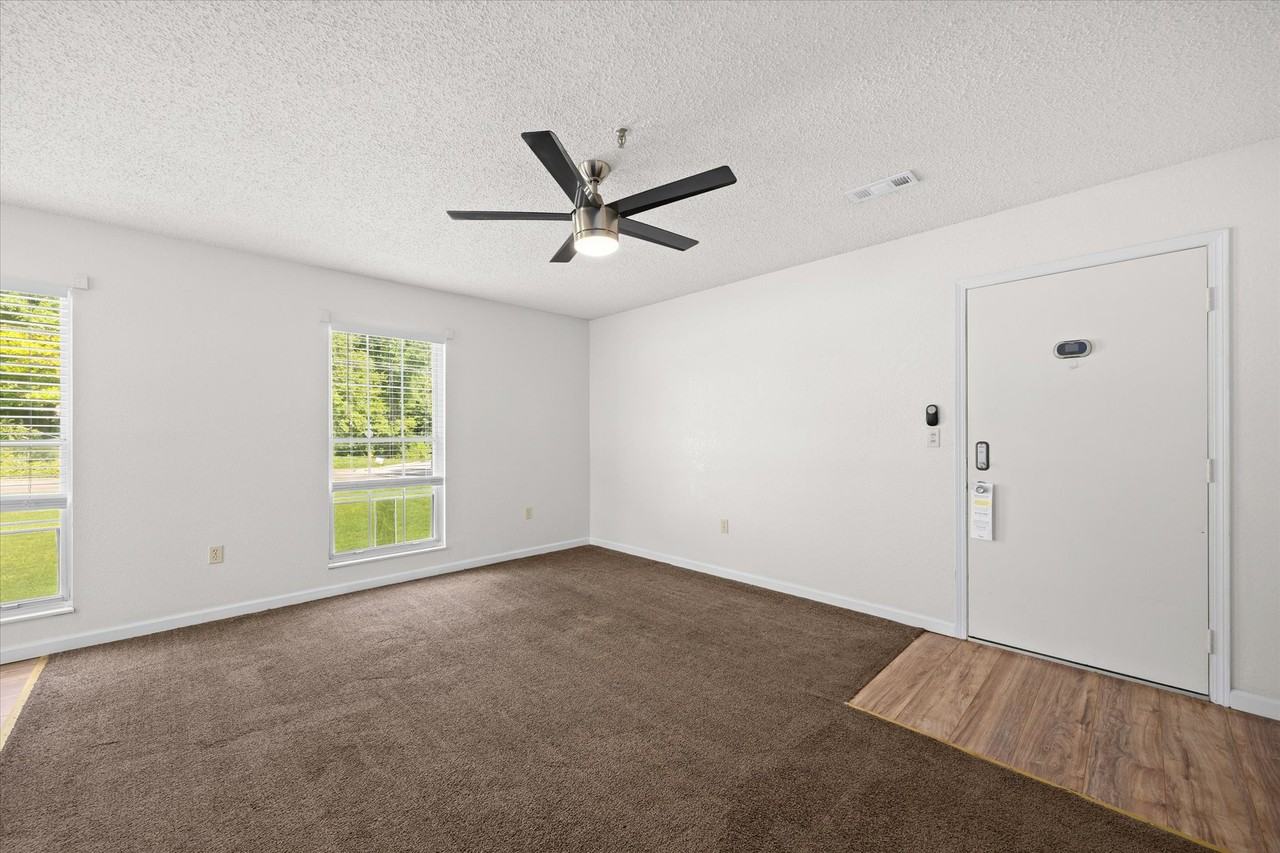 2105 N Keebler Ave #D - Photo 2 of 13