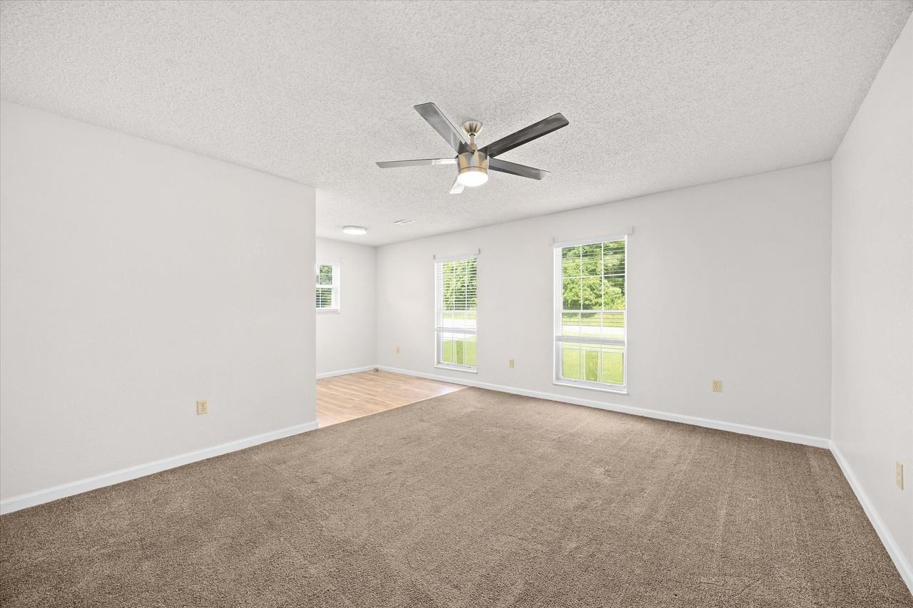 2105 N Keebler Ave #D - Photo 3 of 13