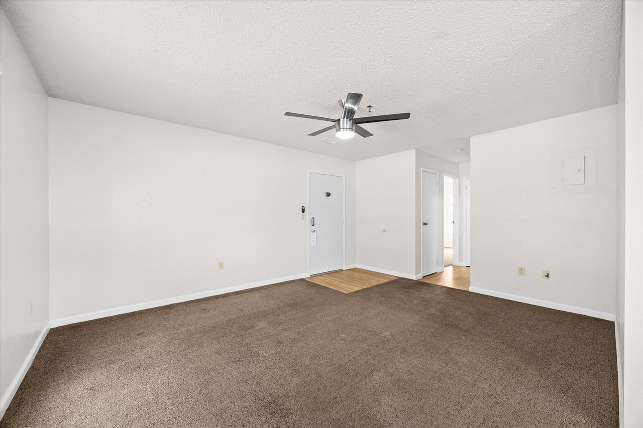 2105 N Keebler Ave #D - Photo 4 of 13