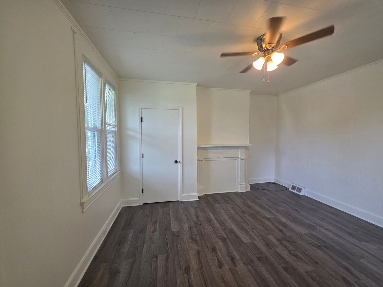 1341 Herrod St - Photo 3 of 28
